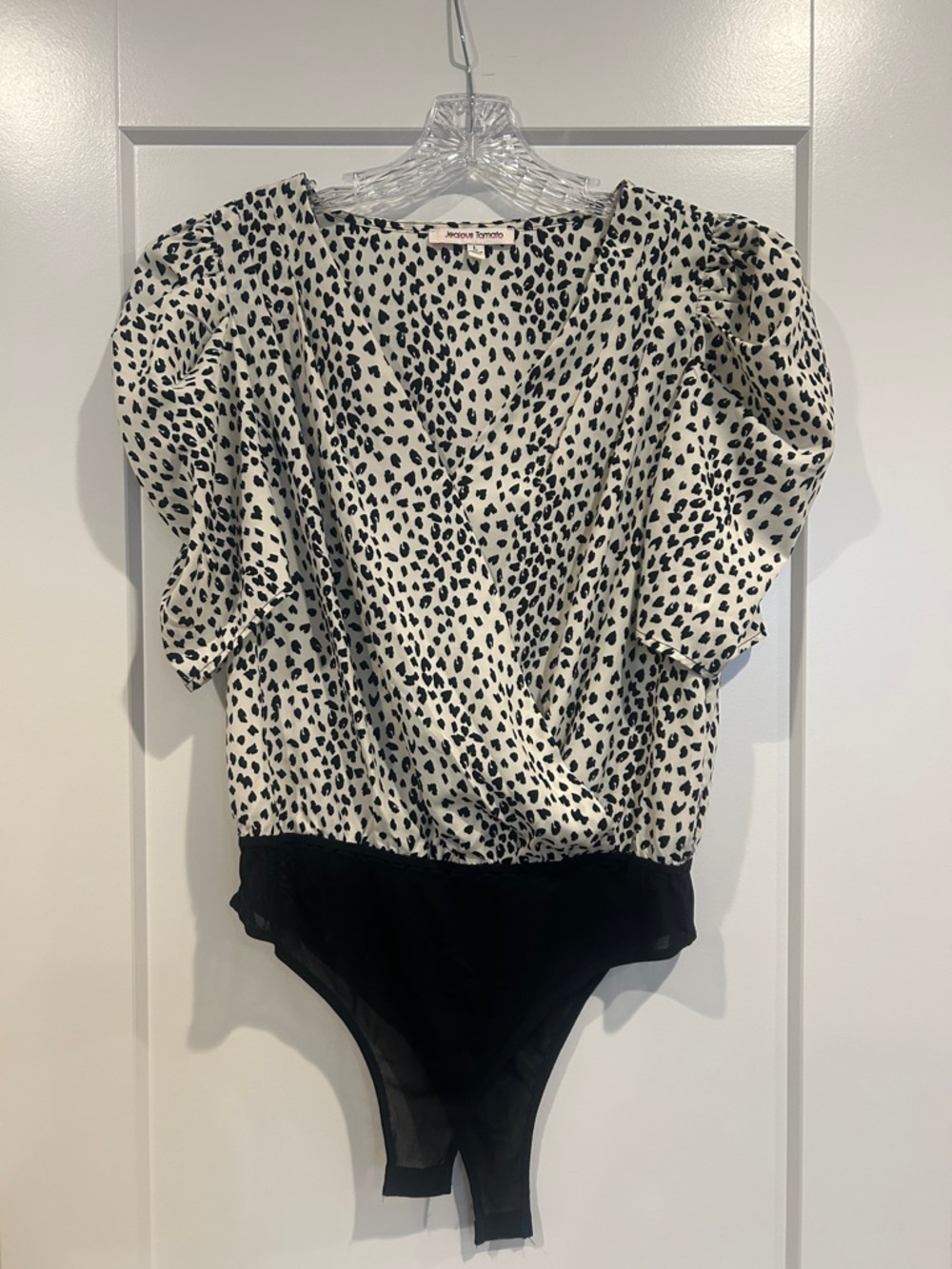 Jealous tomato brand Ivory & Black Print Puff Sleeve Bodysuit size Large